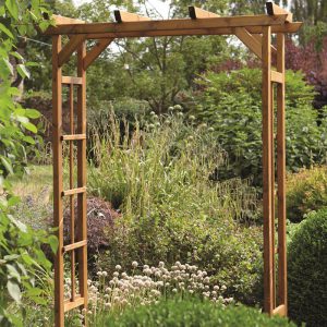 TOM CHAMBERS – MIDDLEHAM GARDEN ARCH